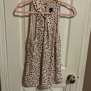 Gently used beautiful sleeveless Loft top, lined